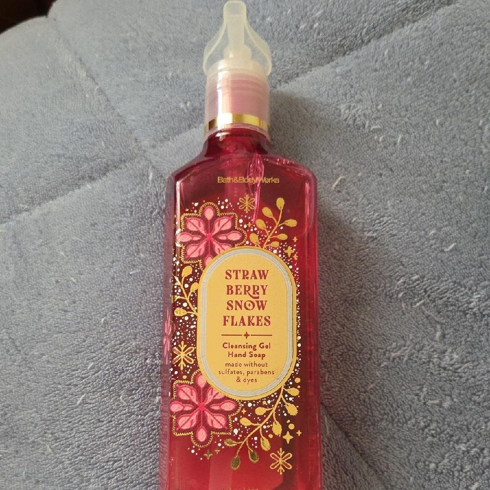 Nwt Bath & Body Works Strawberry Snowflakes 🎄